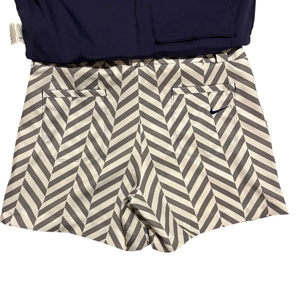 Nike golf skirt skort size 8 or Medium Gray & purple‎